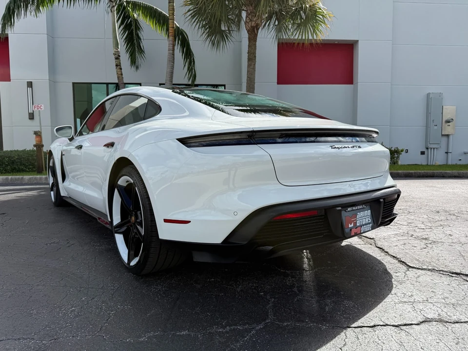 2022 Porsche Taycan GTS - Image 17 of 21