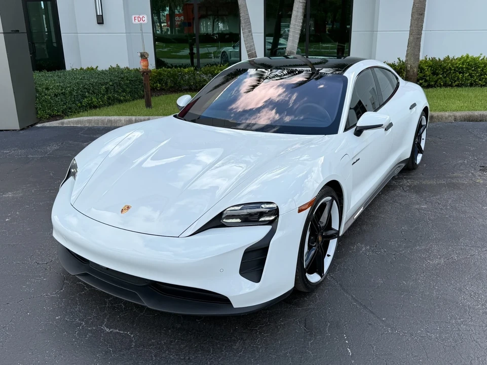 2022 Porsche Taycan GTS - Image 12 of 21