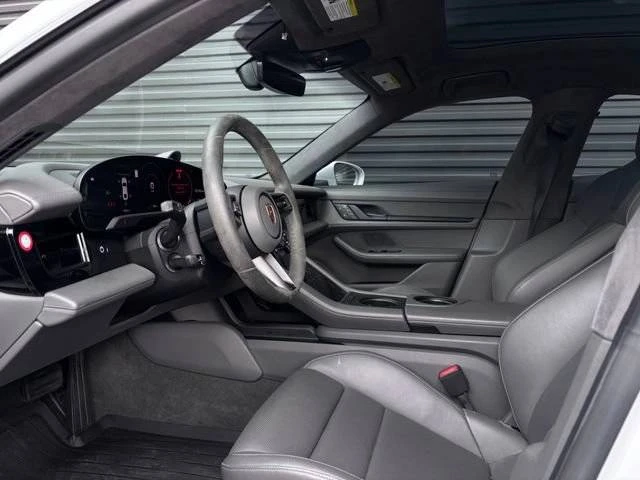 2022 Porsche Taycan GTS - Image 4 of 5