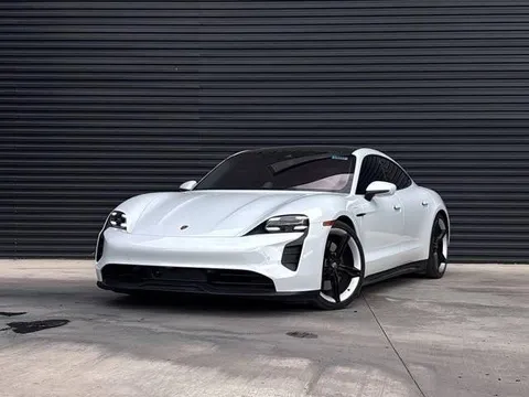 2022 Porsche Taycan GTS