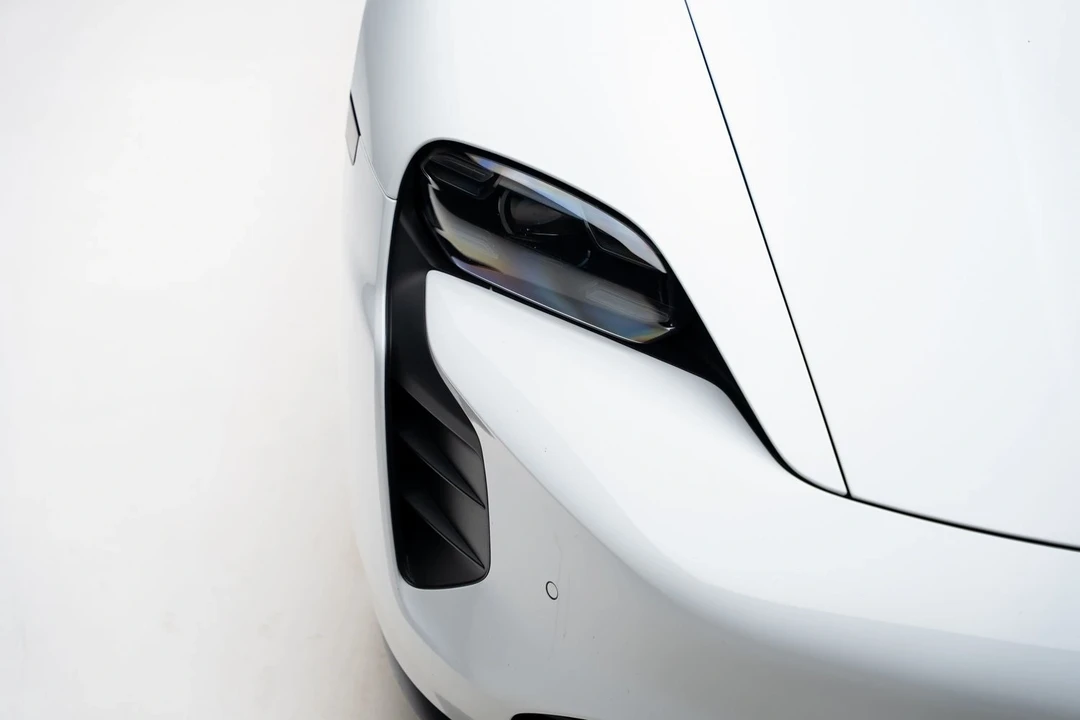 2022 Porsche Taycan GTS - Image 11 of 12