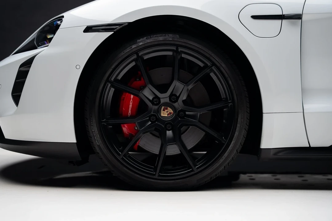 2022 Porsche Taycan GTS - Image 18 of 21