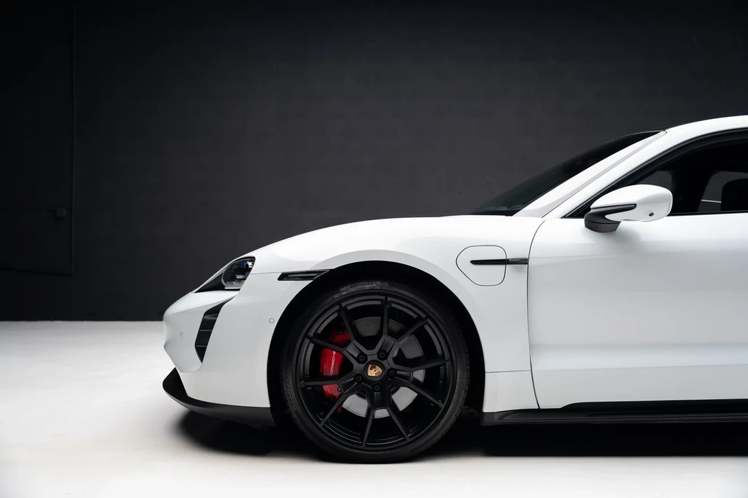 2022 Porsche Taycan GTS - Image 17 of 21
