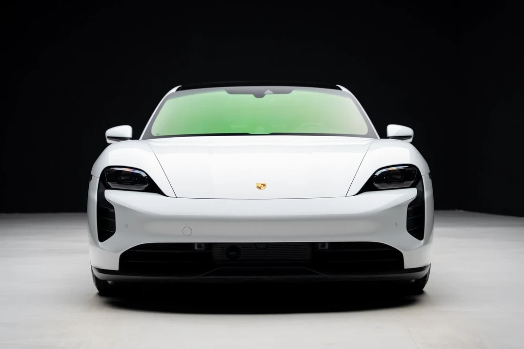 2022 Porsche Taycan GTS - Image 7 of 21