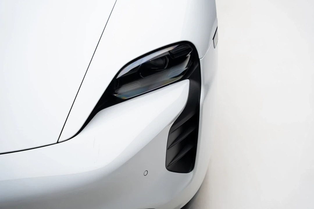 2022 Porsche Taycan GTS - Image 10 of 21