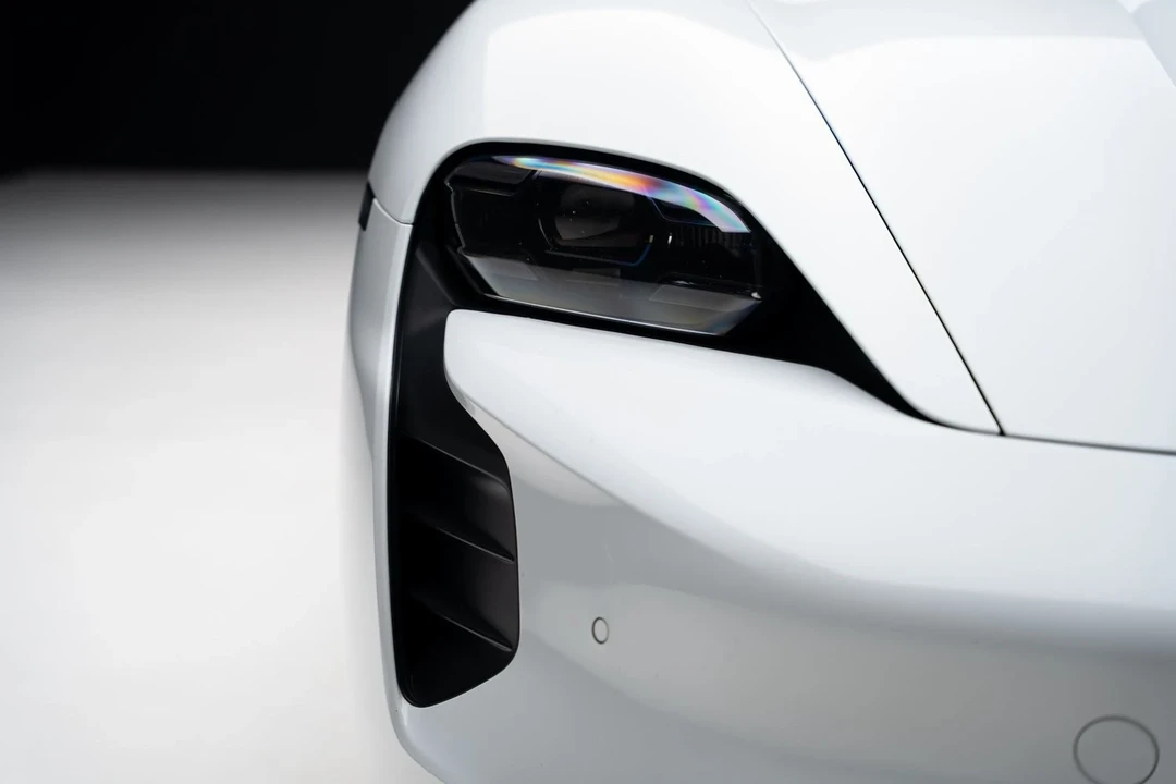 2022 Porsche Taycan GTS - Image 8 of 21