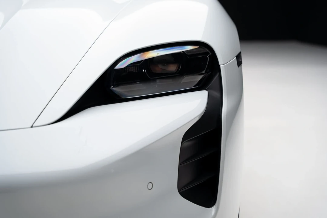 2022 Porsche Taycan GTS - Image 9 of 12