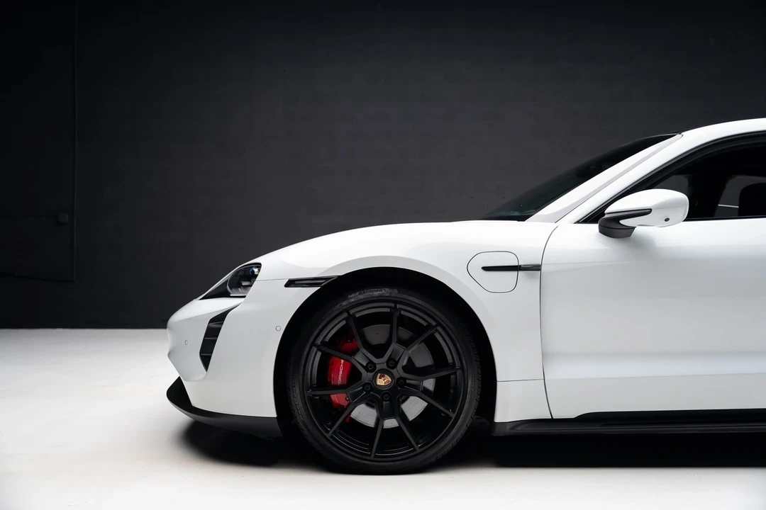 2022 Porsche Taycan GTS - Image 17 of 21