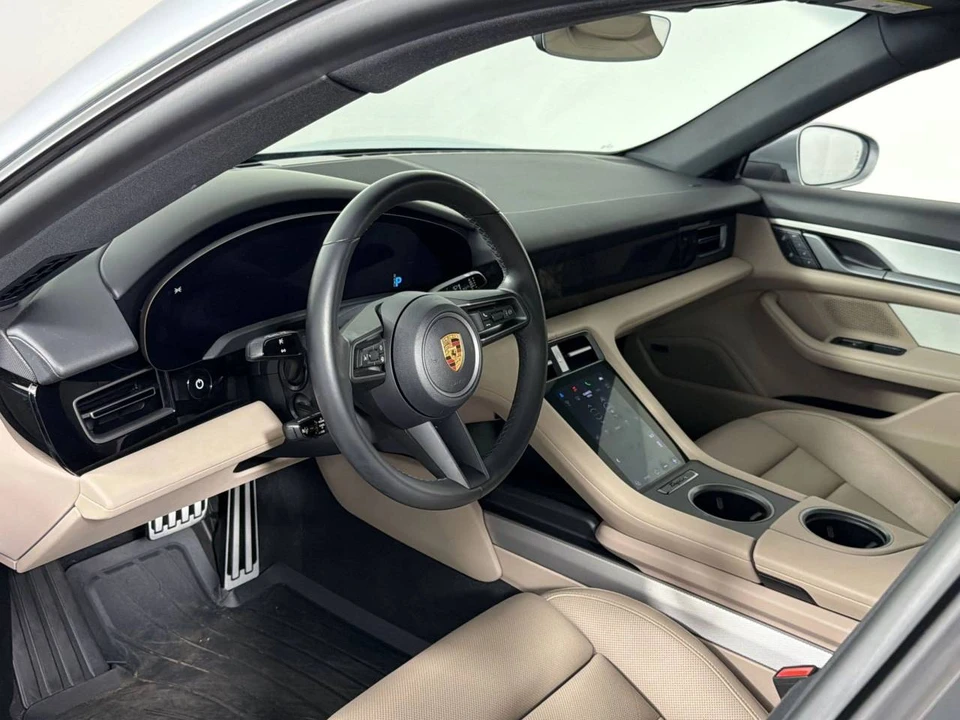 2022 Porsche Taycan - Image 4 of 5