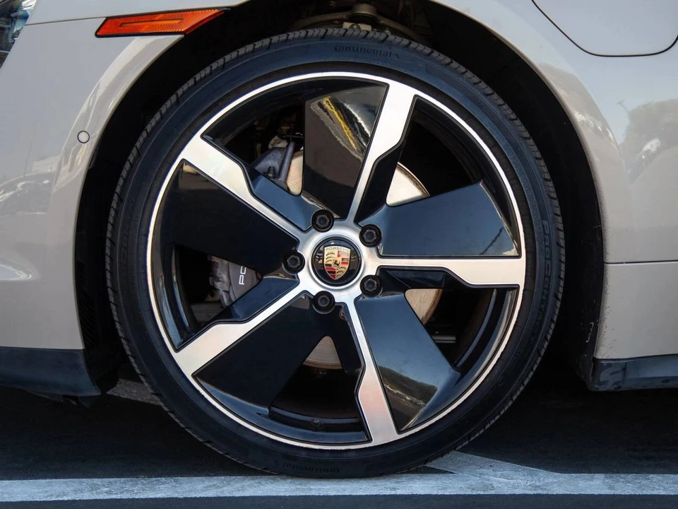 2022 Porsche Taycan - Image 4 of 5