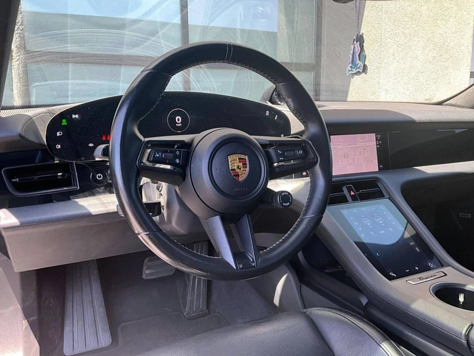 2022 Porsche Taycan - Image 4 of 5