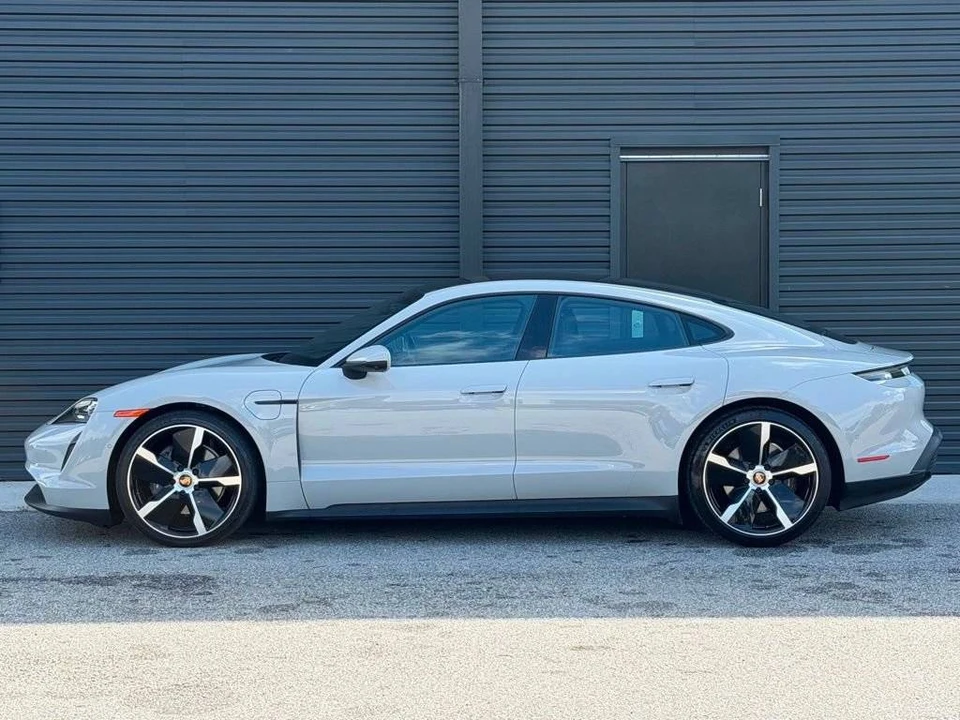 2022 Porsche Taycan - Image 2 of 5