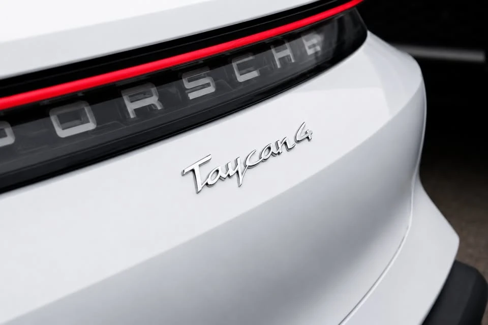 2022 Porsche Taycan - Image 7 of 10