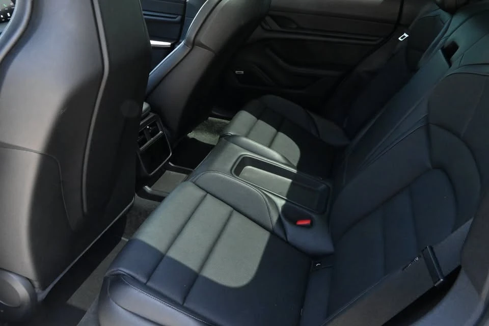 2022 Porsche Taycan - Image 9 of 18