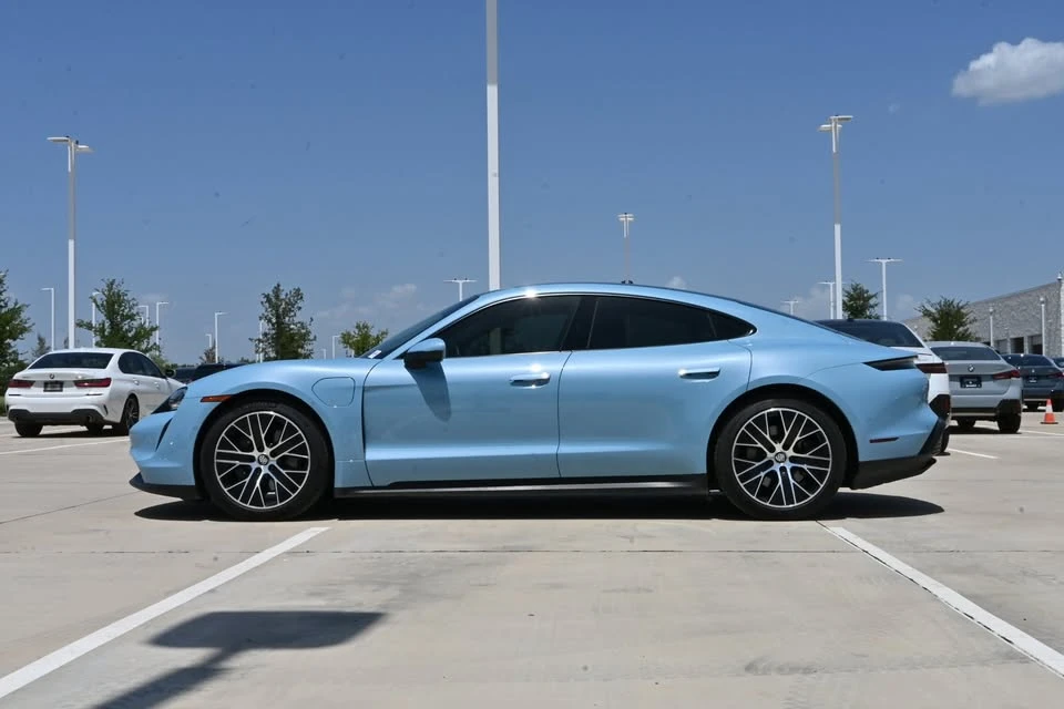 2022 Porsche Taycan - Image 4 of 18