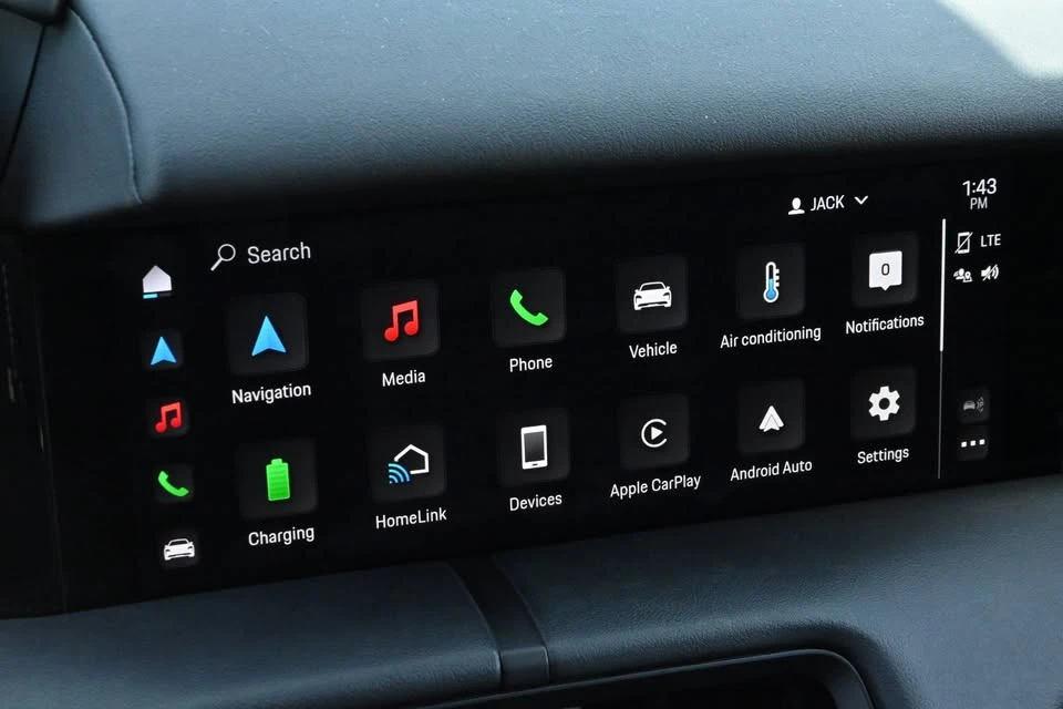 2022 Porsche Taycan - Image 14 of 18