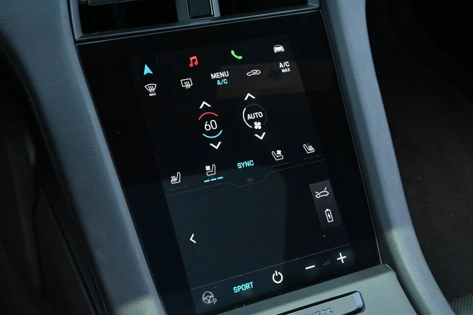 2022 Porsche Taycan - Image 15 of 18