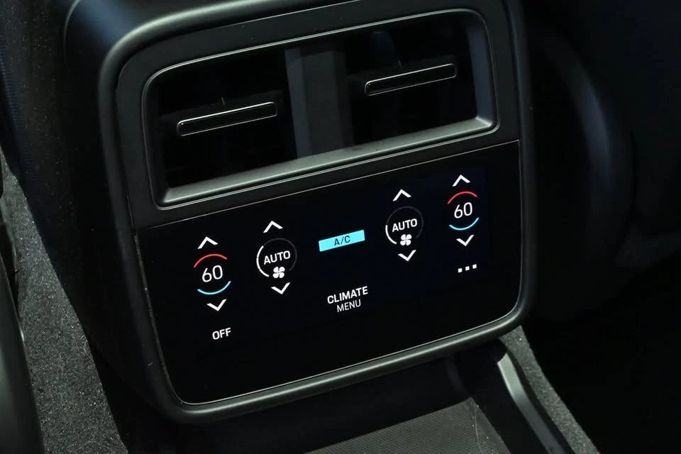 2022 Porsche Taycan - Image 10 of 18