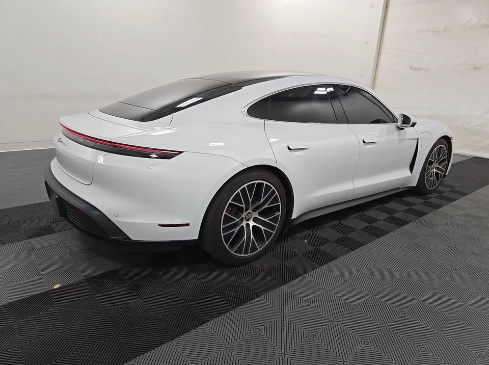 2022 Porsche Taycan - Image 4 of 8