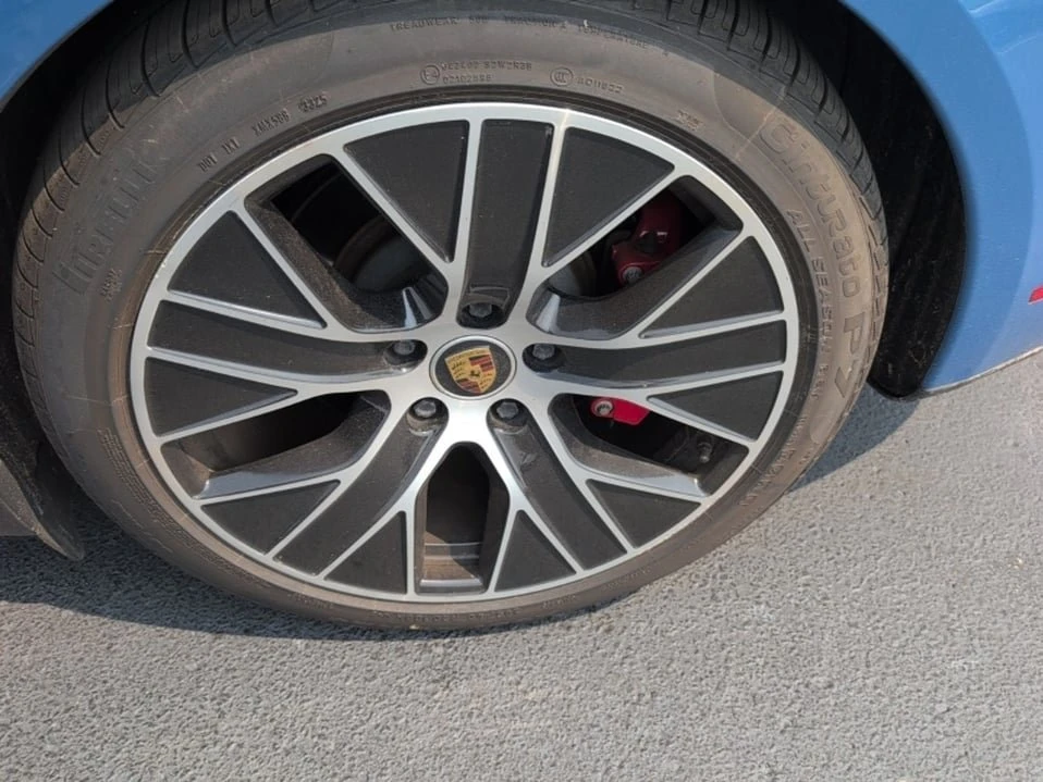 2022 Porsche Taycan - Image 9 of 17