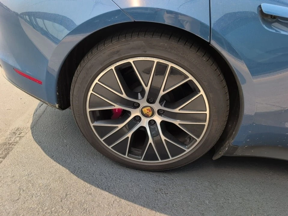 2022 Porsche Taycan - Image 7 of 17