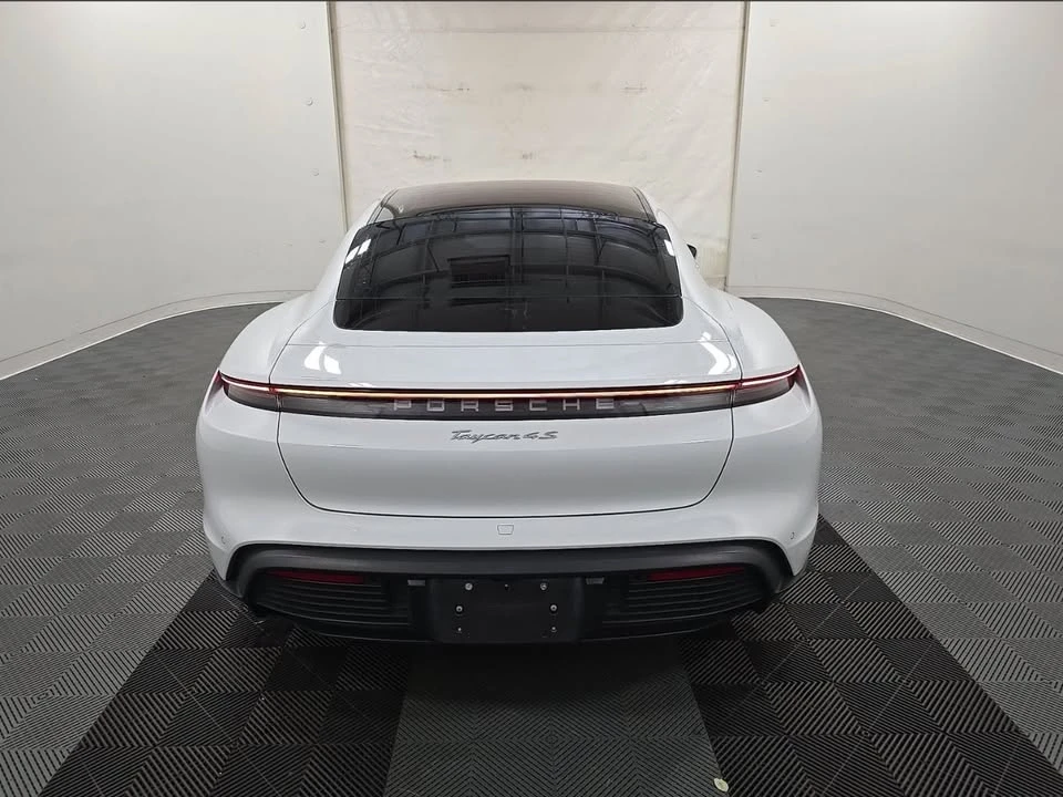 2022 Porsche Taycan - Image 5 of 8