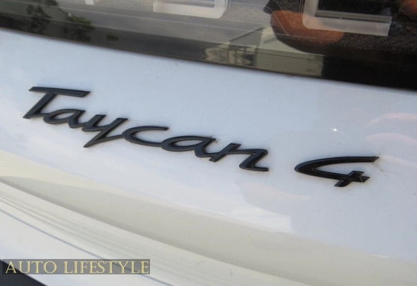 2022 Porsche Taycan - Image 13 of 20