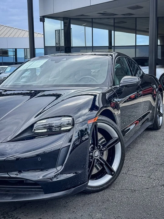 2022 Porsche Taycan - Image 2 of 6