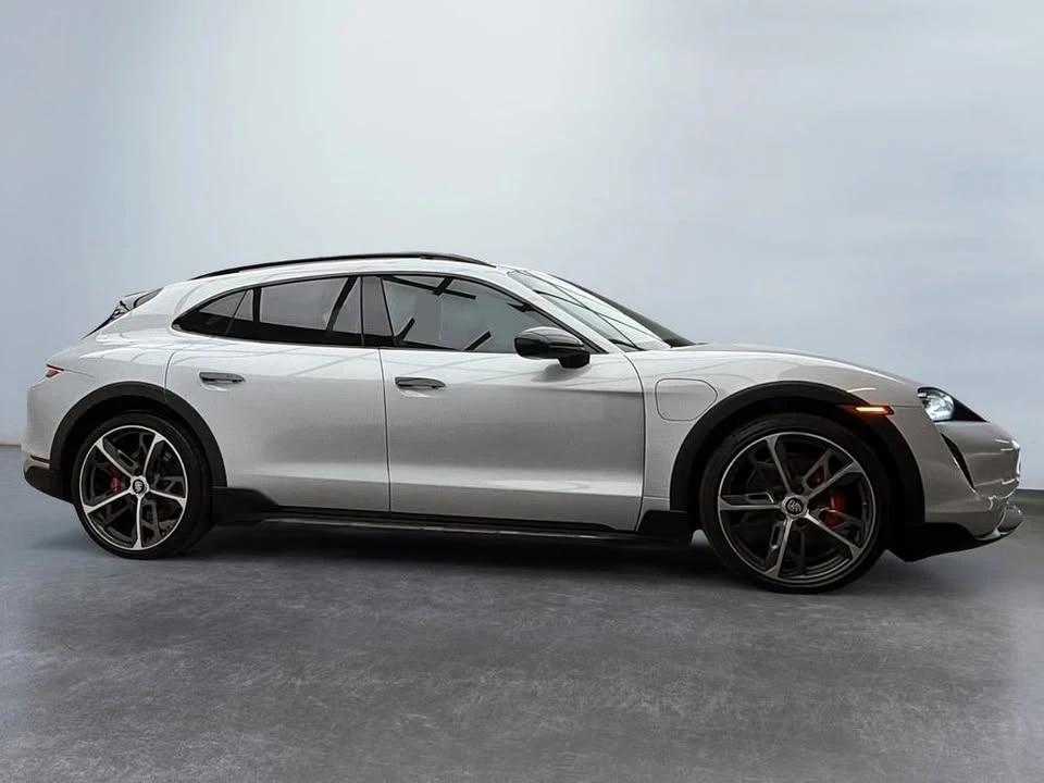 2022 Porsche Taycan - Image 7 of 8