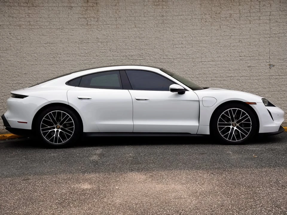 2022 Porsche Taycan - Image 8 of 20