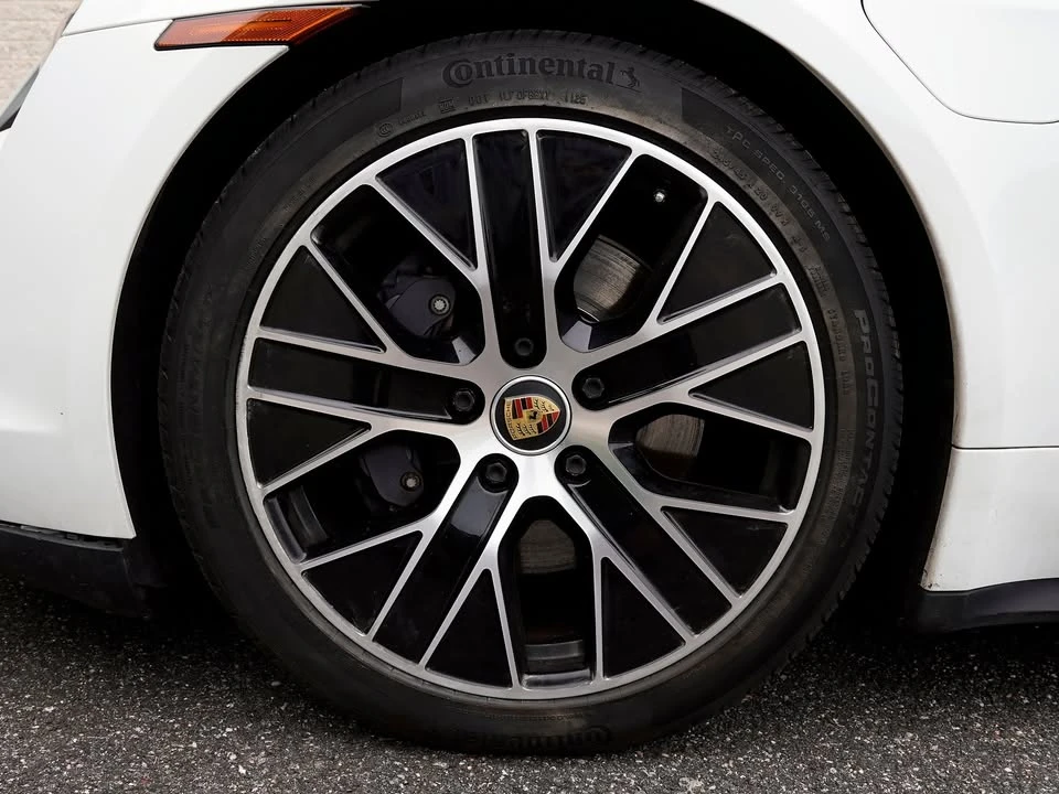 2022 Porsche Taycan - Image 11 of 20