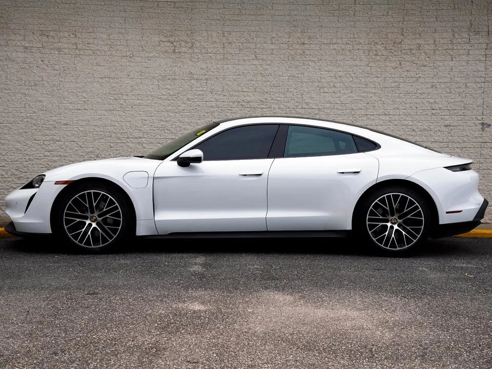 2022 Porsche Taycan - Image 4 of 20
