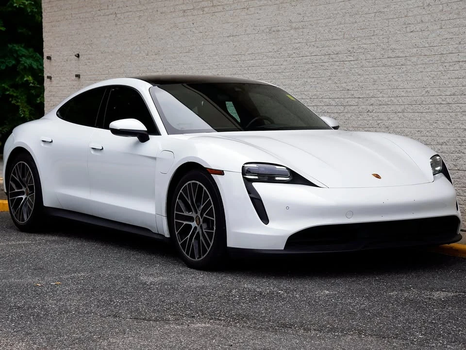 2022 Porsche Taycan - Image 10 of 20