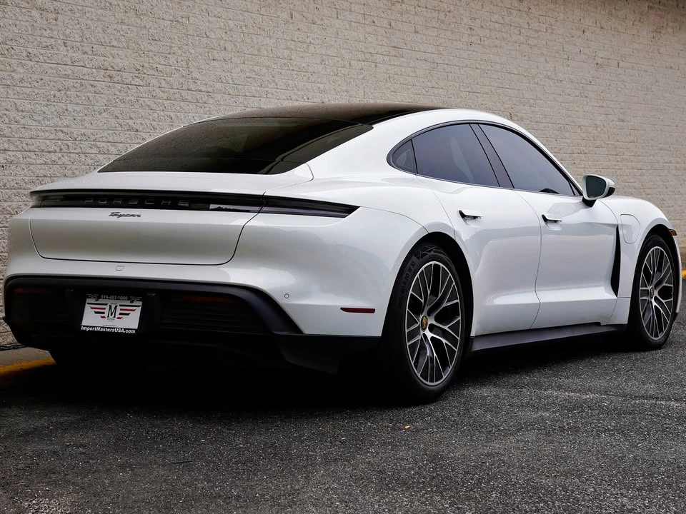2022 Porsche Taycan - Image 7 of 20