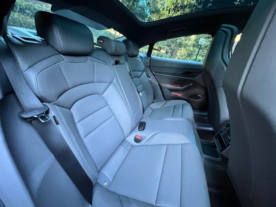 2022 Porsche Taycan - Image 7 of 10