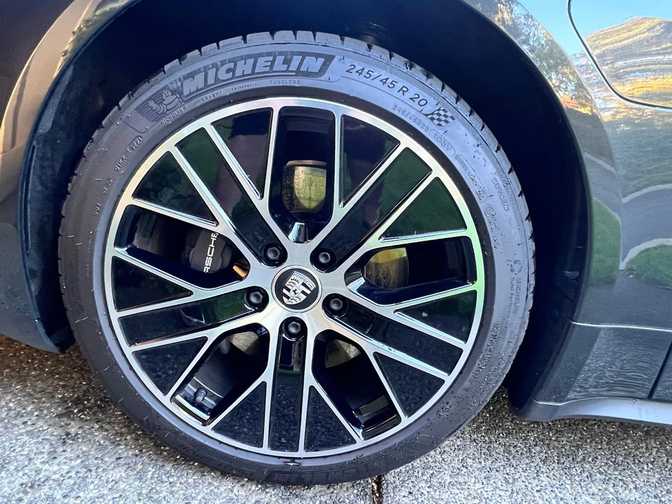 2022 Porsche Taycan - Image 6 of 10