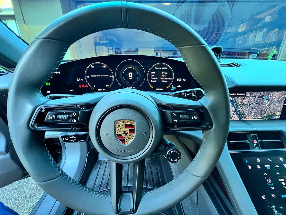 2022 Porsche Taycan - Image 4 of 10