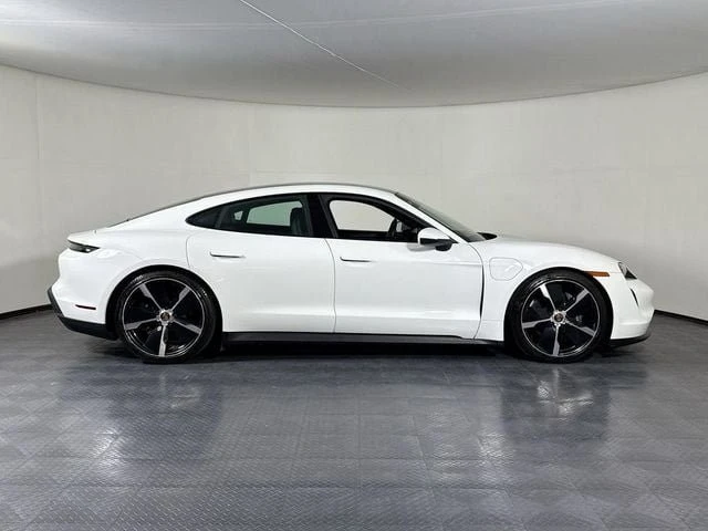 2022 Porsche Taycan - Image 8 of 20