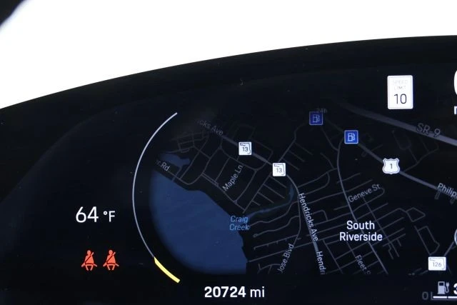 2022 Porsche Taycan - Image 20 of 21
