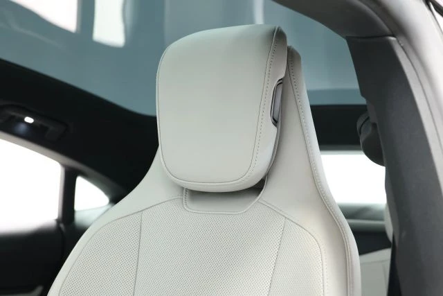 2022 Porsche Taycan - Image 10 of 12