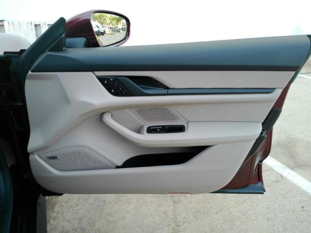 2022 Porsche Taycan - Image 19 of 31