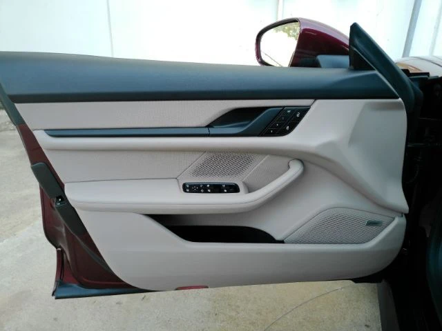 2022 Porsche Taycan - Image 12 of 31