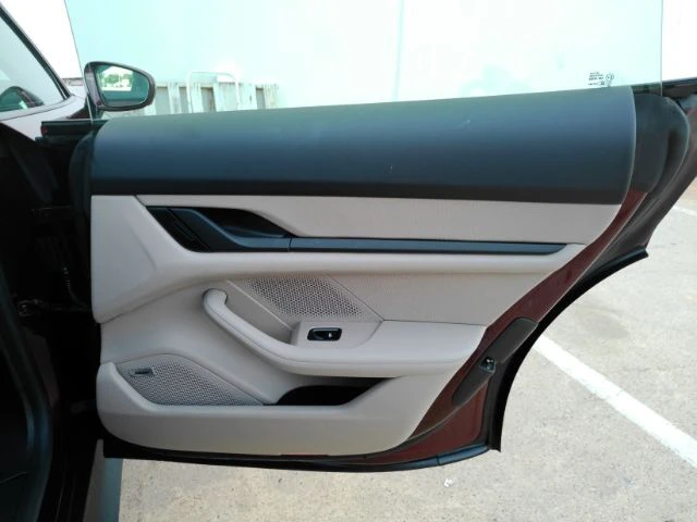 2022 Porsche Taycan - Image 24 of 31