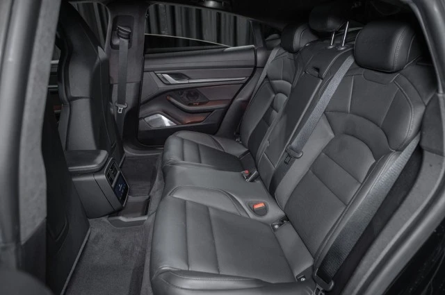 2022 Porsche Cayman - Image 11 of 20