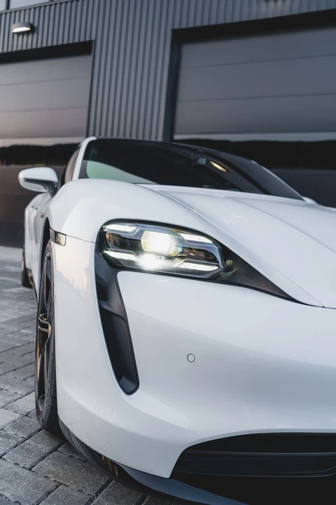 2022 Porsche Taycan Turbo S - Image 18 of 31