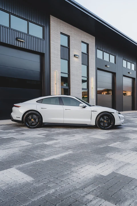 2022 Porsche Taycan Turbo S - Image 13 of 31