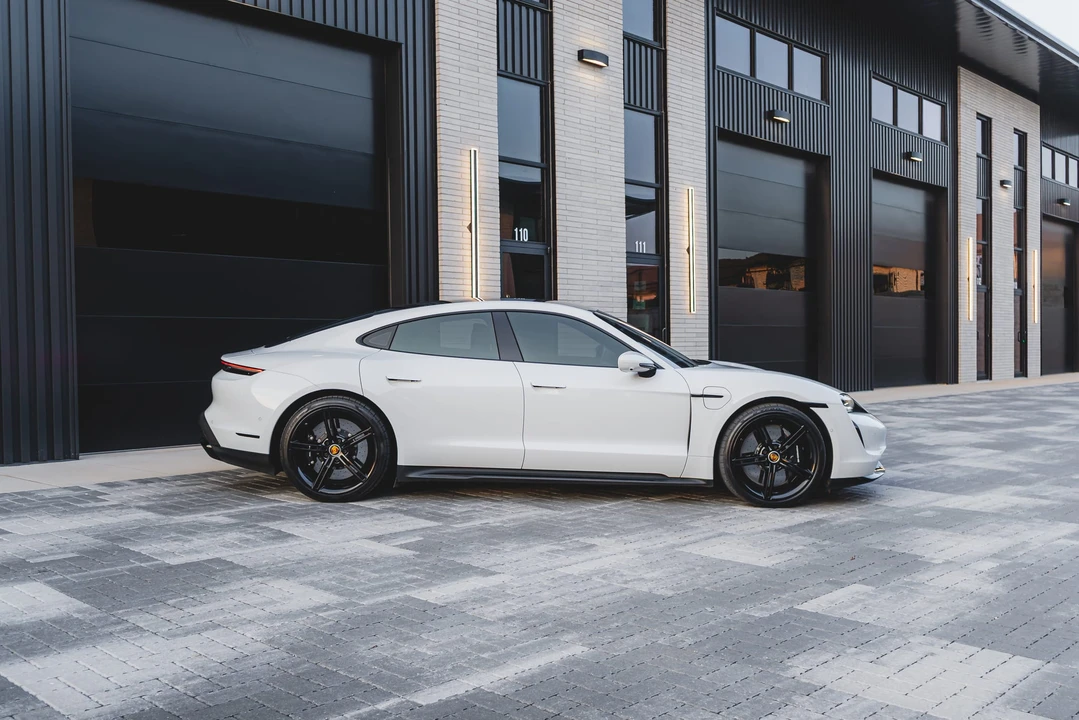 2022 Porsche Taycan Turbo S - Image 14 of 31
