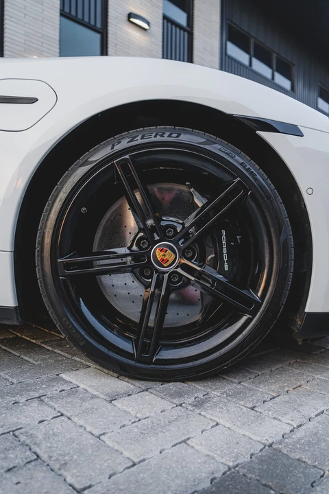 2022 Porsche Taycan Turbo S - Image 27 of 31