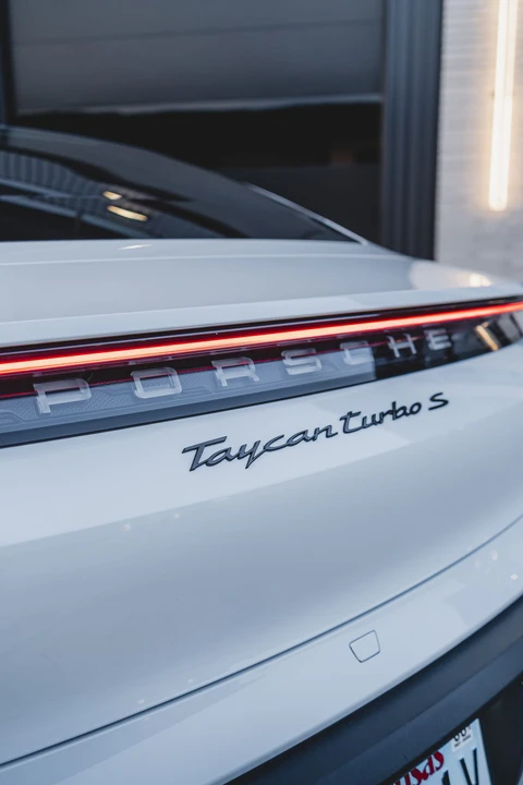 2022 Porsche Taycan Turbo S - Image 23 of 31
