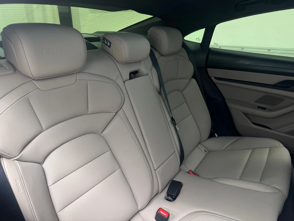 2022 Porsche Taycan Turbo - Image 4 of 31